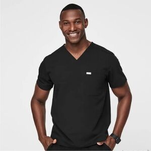 FIGS Leon Three-Pocket Scrub Top